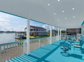 Private Bayfront Access 10 Mi to Galveston Beaches