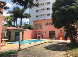 Casa com Piscina em Cabeçudas , 80 metros da Praia，位于伊达贾伊的酒店