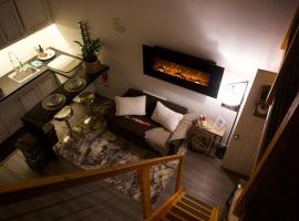 Cozy tiny house 10 minutes from UGA，位于阿森斯的酒店