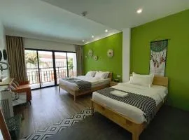 Holabay Resort