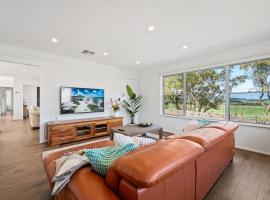 Ultima Escapes - Carcoola House - Barossa Fringe Retreat，位于Greenock的酒店