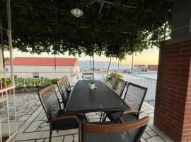 圣乔治公寓，位于苏库拉伊的酒店