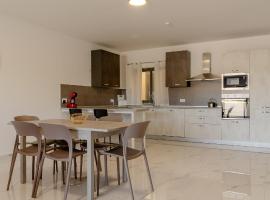 Luqa 3 bedroom penthouse T，位于卢加的酒店