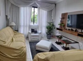 50 m praia pitangueiras Guarujá espaço familiar