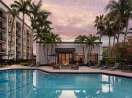 Courtyard by Marriott Fort Lauderdale East Lauderdale-by-the-Sea，位于劳德代尔堡的酒店