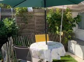 Petite maison dans le jardin