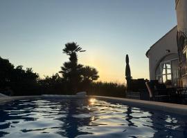 Casa El Flamenco Zoutmeer Torrevieja 6 of 8 personen，位于托雷维耶哈的酒店