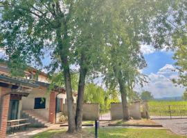 Il Cortile Agriturismo，位于Borgonovo Val Tidone的乡村别墅