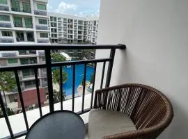 Famous Apartment With Nice Pool
