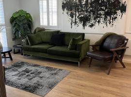 2 Bed Modern Apartment，位于黑多克的酒店