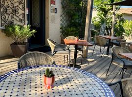 Hôtel Auberge Provençale，位于圣拉斐尔的酒店