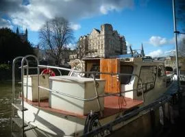 The fun boat - off grid - city centre - warm & cosy
