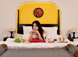 Grand Fusion Point Hotel，位于顺化的酒店