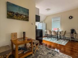 Stylish Stay By Beach And Shops，位于比弗利的酒店