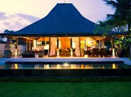 Aventus Beach Grandé Villa Gianyar
