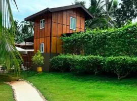 Lovenista Retreat and Camping Site - Tiny House