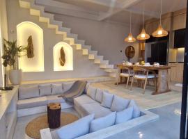 Peaceful 2BR House with Rice Field View Near Beach & Local Spots，位于Mendaya的酒店