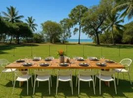 Da White Beachfront House Near Palm Cove
