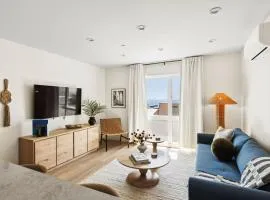 Tide House - Unit D - Modern Oceanview 1BD w Parking