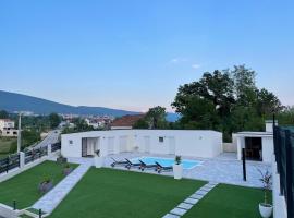 Casa La Familia，位于波素斯捷的酒店