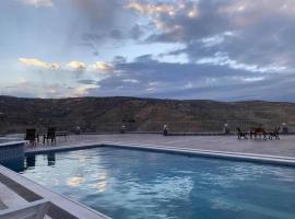 مزارع نسيم الجبل，位于艾沙尔特的酒店