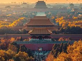 East Sacred Hotel--Very near Beijing Tiananmen Square ,the Forbidden City,The temple of heaven ,3 minutes' walk to Wangfujing subway ,Located in the center of Beijing, many shopping malls around,Free laundry service,Newly renovated hotel