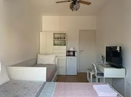 Mirela's Private Room with key, AC, lift & balcony in the center of Nice on the Cote d'Azur