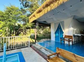 Barracuda Swim Club's Homestay - Fan Room with Pool