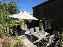 Guesthouse near the sea，位于维斯特拉弗伦达的酒店