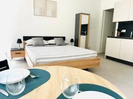 The Urban Suite - Stylish and with FREE parking