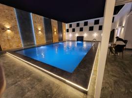 Hotel auroville grand，位于Covelong的酒店