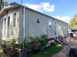 Billing Aquadrome , Poplar 2 bedrooms caravan,KM12