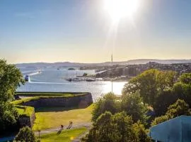 Oslo City Centre - Fortress & sea view