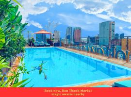 Happy Life Grand Hotel & Rooftop Skybar，位于胡志明市的酒店