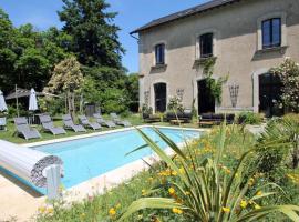 La gare aux oiseaux，位于Champagnac-la-Rivière的酒店