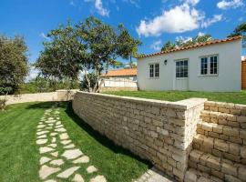 One Bedroom Chalet with private bathroom and kitchen，位于阿尔科巴萨的酒店