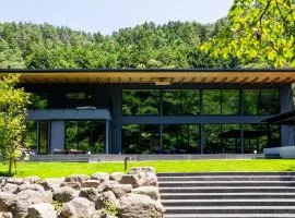 郷音 The Summit Club