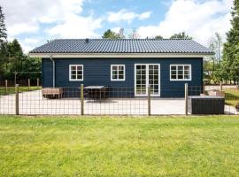 Tranquil Cottage near Kvie Lake-By Traum，位于安斯艾厄的酒店