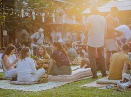 The Yard Hostel Chiang Mai，位于清迈的酒店