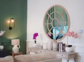 Ubu Villa California - 2 Bedrooms Villa in Yogyakarta