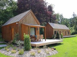 Les Cabanes du Moulin de l'Ortille & SPA，位于贡比涅的Spa酒店