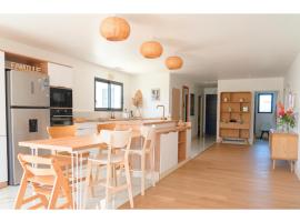 Maison Calme Biscarosse avec Piscine - 10 min Plage，位于比斯卡罗斯的酒店