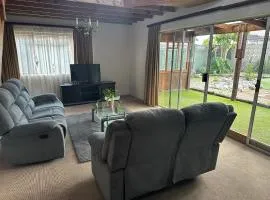 Suite Dreams Gorgeous Garden Holiday Home