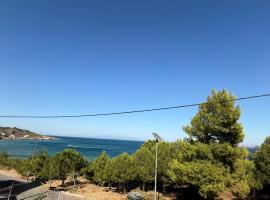 Loft Azure-Karfas，位于希俄斯的海滩酒店