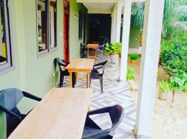 Palm Grove lodge,Busua，位于Busua的酒店