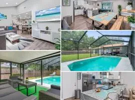 Stunning Heated Pool House Close to Tampa & Casino