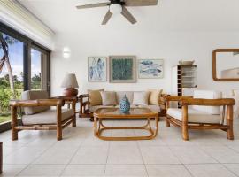 Coastal Living with Golf Course Vistas Otium，位于乌马考的酒店