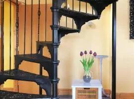 Town center duplex with lift
