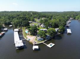 Rock Harbor Resort and Motel，位于Sunrise Beach的自助式住宿