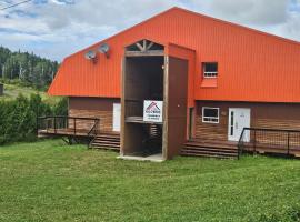 H&eacute;bergements Station de ski Val-d'Ir&egrave;ne，位于Val-Brillant的木屋